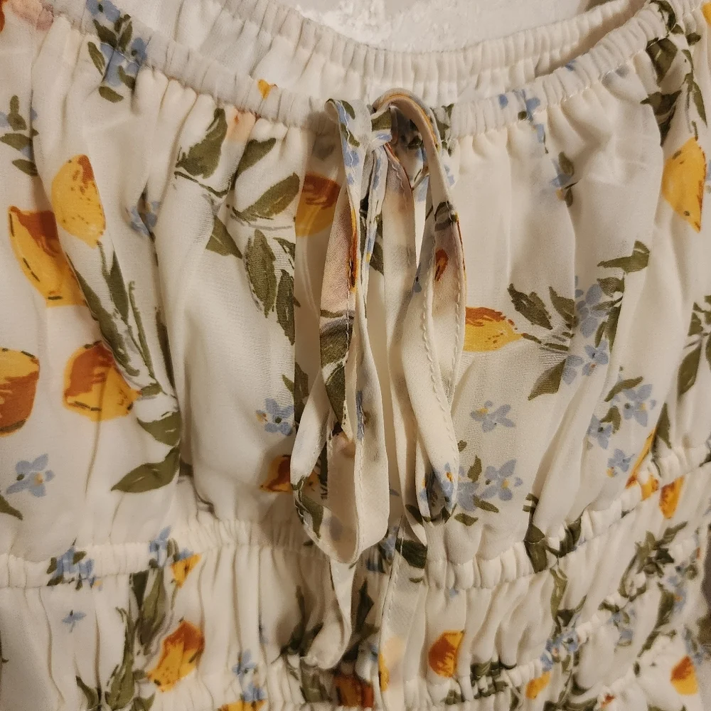 Japna Floral Puff Sleeve Crop Top Blouse Smocked Front Ruffled Hem Size M NWT - Picture 2 of 7